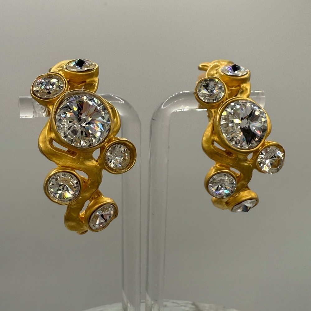 Vintage clip on earrings with brilliant crystals
